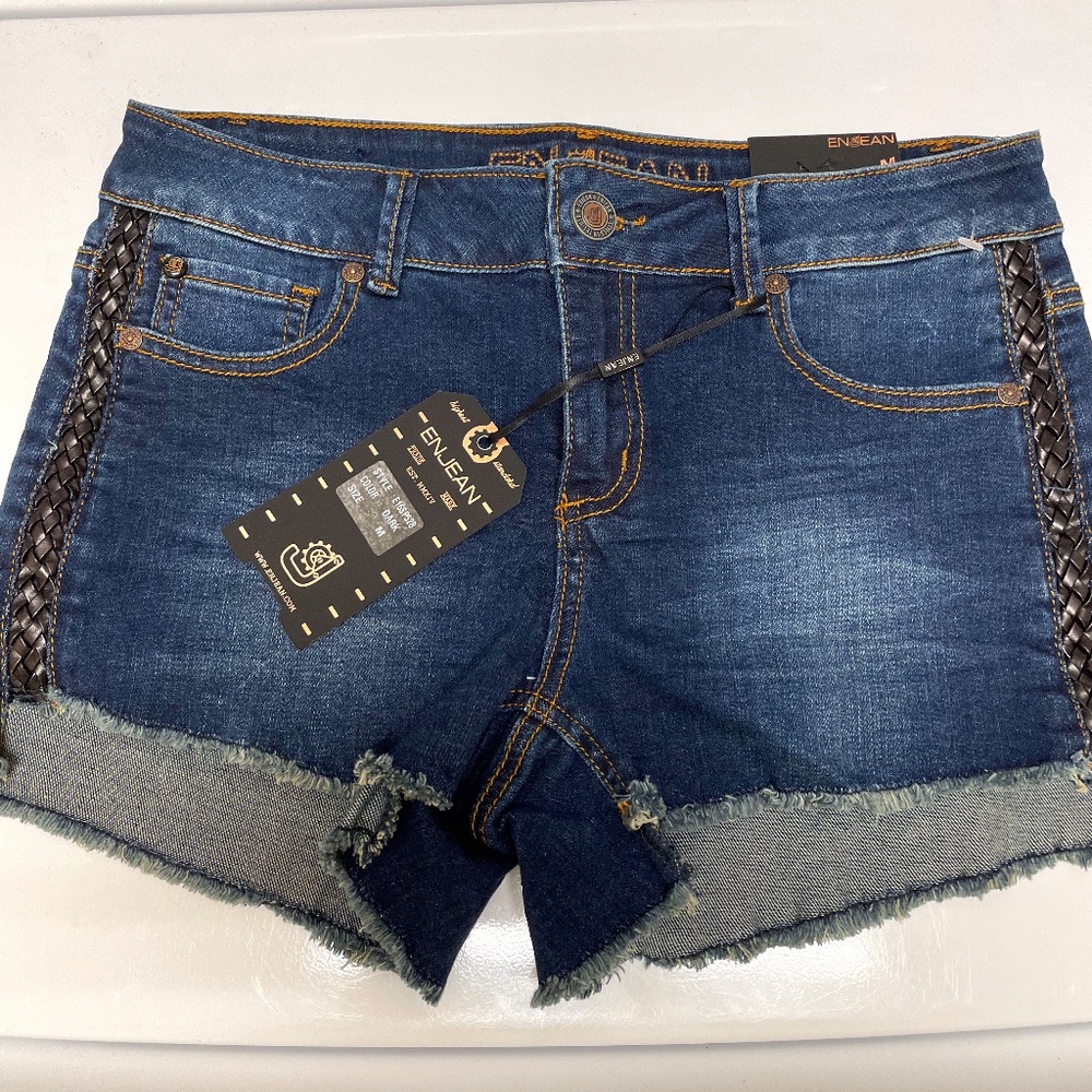 New dark jean short size M